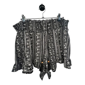 No Boundaries Black And White Floral Boho Stretchy Tie Front Shorts With Tassels